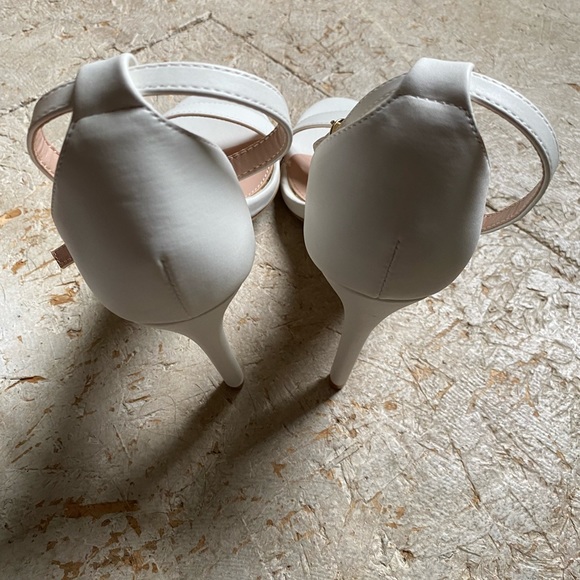 High heels - Picture 2 of 6